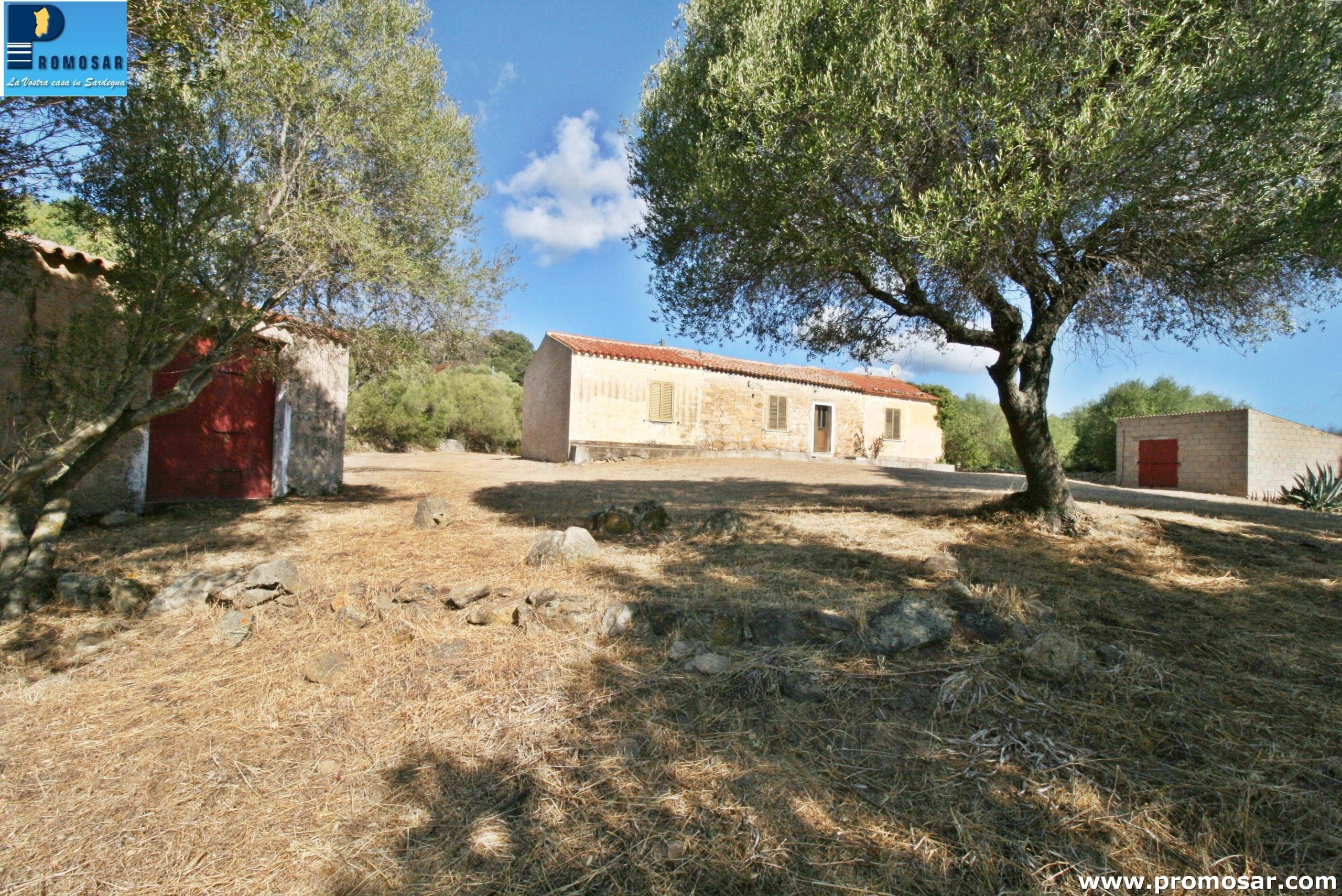 Casale Stazzu nella natura pressi Costa Smeralda